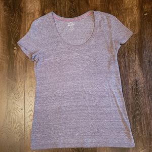 OLD NAVY T-SHIRT